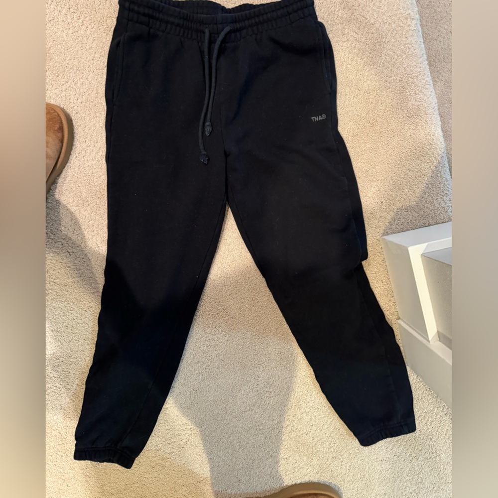 Aritzia TNA sweatfleece size medium black cozy fleece boyfriend fit